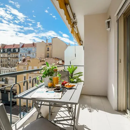 Downtown Modern 1-br * Cannes