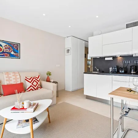 Downtown Modern 1-br Cannes