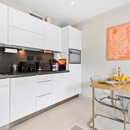 Apartment Downtown Modern 1-br *
