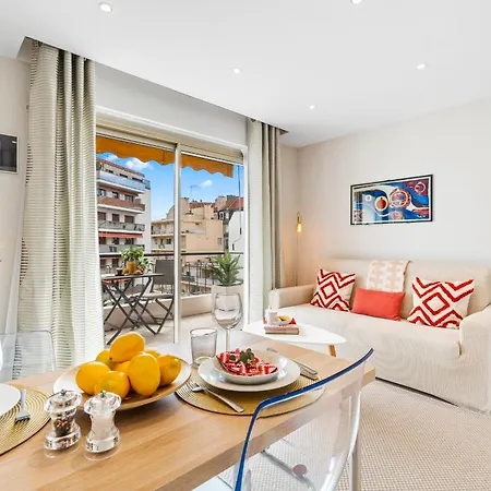 Downtown Modern 1-br * Κάννες